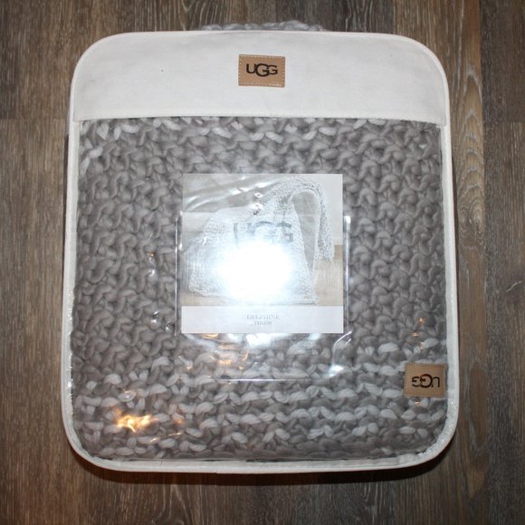 NWT UGG CHUNKY KNIT‎ GRAY THROW 50 X 70 - Picture 1 of 5